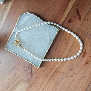 Cultured pearl necklace